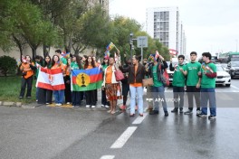В Баку прошла акция в поддержку юных футболистов Новой Каледонии и Французской Полинезии — ФОТОЛЕНТА-ОБНОВЛЕНО 