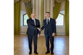 Президент Ильхам Алиев принял министра иностранных дел Нидерландов
