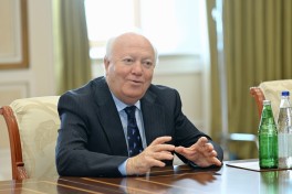 Президент Ильхам Алиев принял высокого представителя Альянса цивилизаций ООН