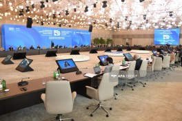 В Баку проходит специальная совместная сессия III встречи высокого уровня международных организаций и VI встречи министров -ФОТО 