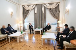 Президент Ильхам Алиев принял генерального директора ИСЕСКО