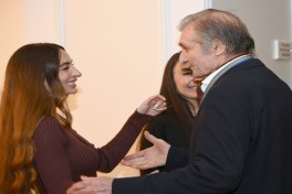 Президент Ильхам Алиев, первая леди Мехрибан Алиева и члены их семьи ознакомились с ретроспективной выставкой «Мой Абшерон и не только»