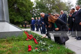 В Баку посещен памятнику Ататюрку