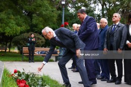В Баку посещен памятнику Ататюрку