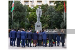 В Баку посещен памятнику Ататюрку