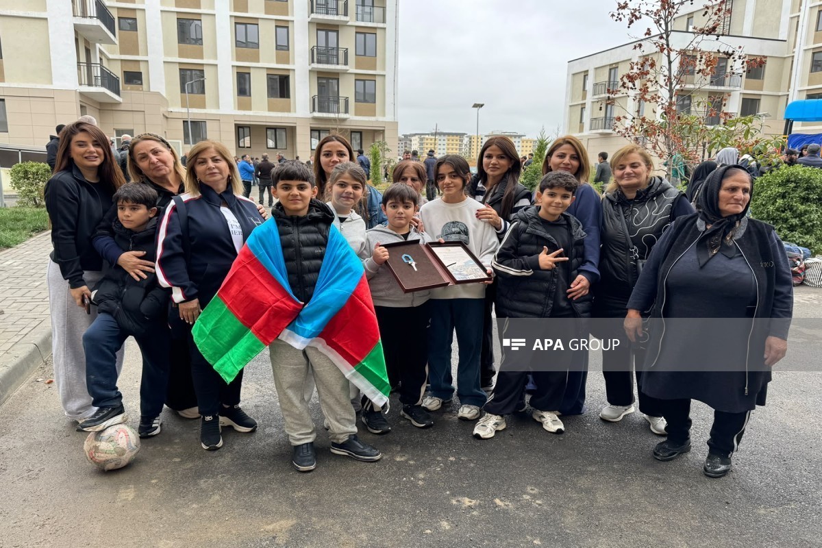 Очередная группа переселенцев прибыла в город Агдам