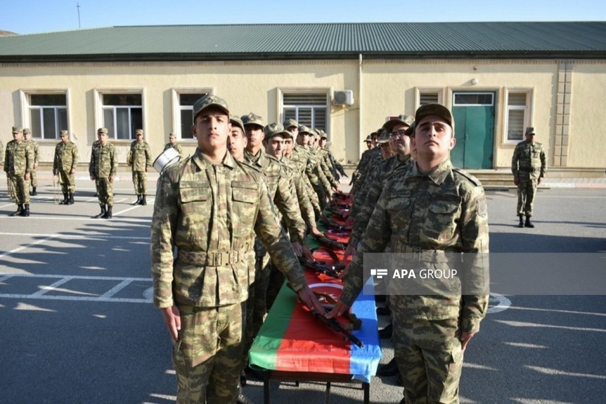 Президент подписал распоряжение о призыве на военную службу и увольнении в запас