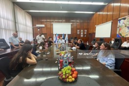 Мэр Акко вручил брату Альберта Агарунова сертификат об увековечении его памяти -ФОТО 