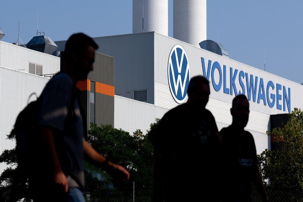 Volkswagen одобрил сокращение 50 тыс. рабочих мест