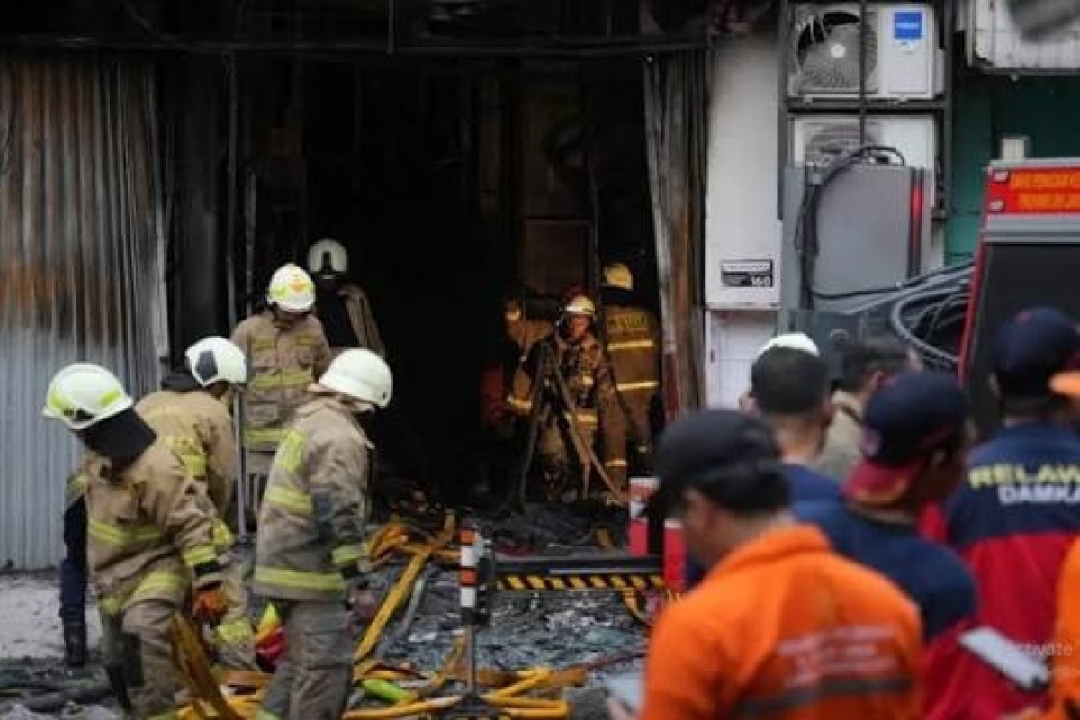 В Индонезии при пожаре на рынке погибли 11 человек