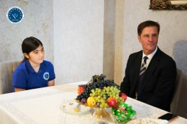 Европейско-азербайджанская школа взяла на себя оплату обучения ребёнка шехида — ФОТО 