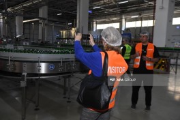 Иностранные дипломаты посетили завод минеральных вод «Истису»