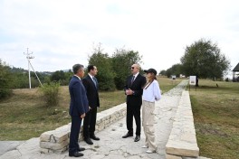 Президент ознакомился с консервационными работами, проведенными в святилище Пир Омар Султана в Шамахы -ФОТО 