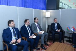 Джейхун Байрамов встретился с главой МИД Сербии