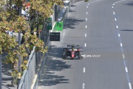 В Баку стартовал свободный заезд Гран-при Азербайджана «Формула-1» -ФОТО 