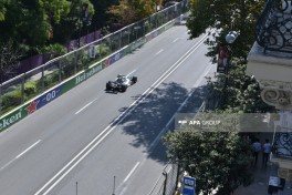 В Баку стартовал свободный заезд Гран-при Азербайджана «Формула-1» -ФОТО 