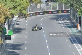 В Баку стартовал свободный заезд Гран-при Азербайджана «Формула-1» -ФОТО 
