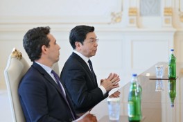 Президент Ильхам Алиев принял руководителей китайской и итальянской компаний