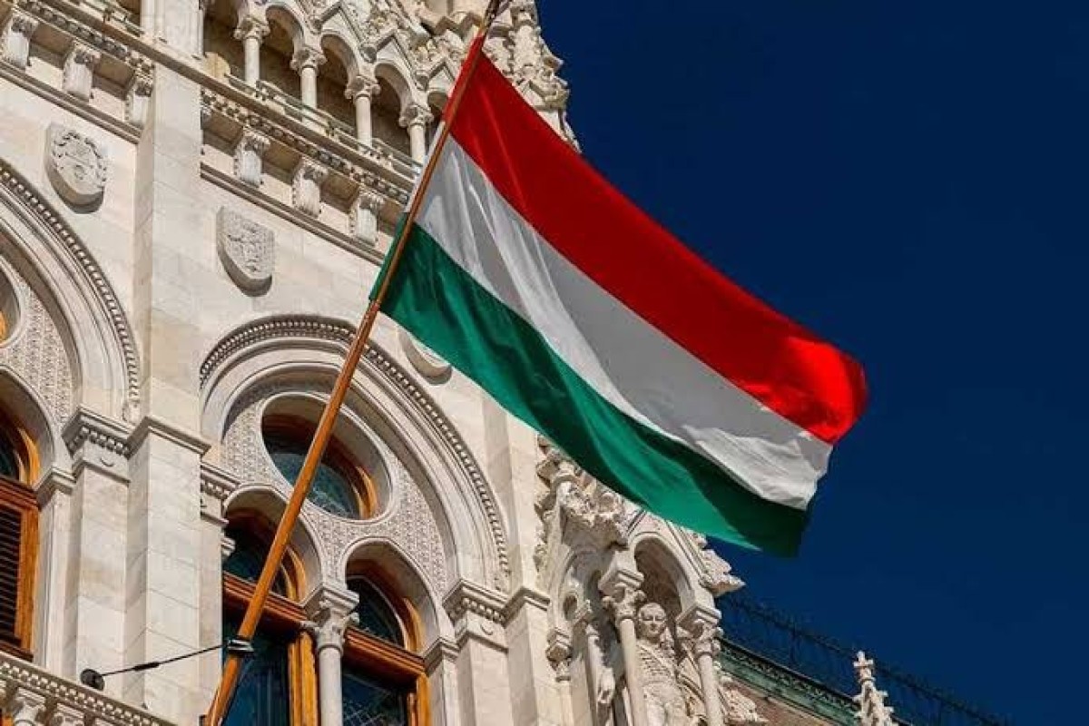 Венгрия добивается от США продления разрешения на закупку нефти и газа в РФ