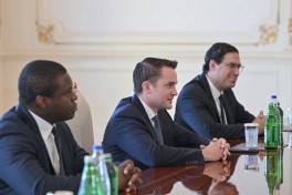 Президент Ильхам Алиев принял главного исполнительного директора Brookfield Asset Management