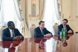 Президент Ильхам Алиев принял главного исполнительного директора Brookfield Asset Management