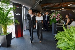 Президент Ильхам Алиев и первая леди Мехрибан Алиева наблюдали за основным заездом Гран-при Азербайджана «Формулы-1» -ОБНОВЛЕНО-1 