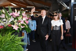 Президент Ильхам Алиев и первая леди Мехрибан Алиева наблюдали за основным заездом Гран-при Азербайджана «Формулы-1» -ОБНОВЛЕНО-1 