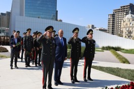 Коллектив МЧС Азербайджана посетил Парк Победы