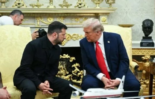 Зеленский положительно ответил на просьбу Трампа не наносить удары по нефтяным объектам России