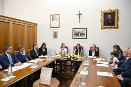 В Риме состоялась встреча Лейлы Алиевой с секретарем Папской комиссии по священной археологии-ФОТО 