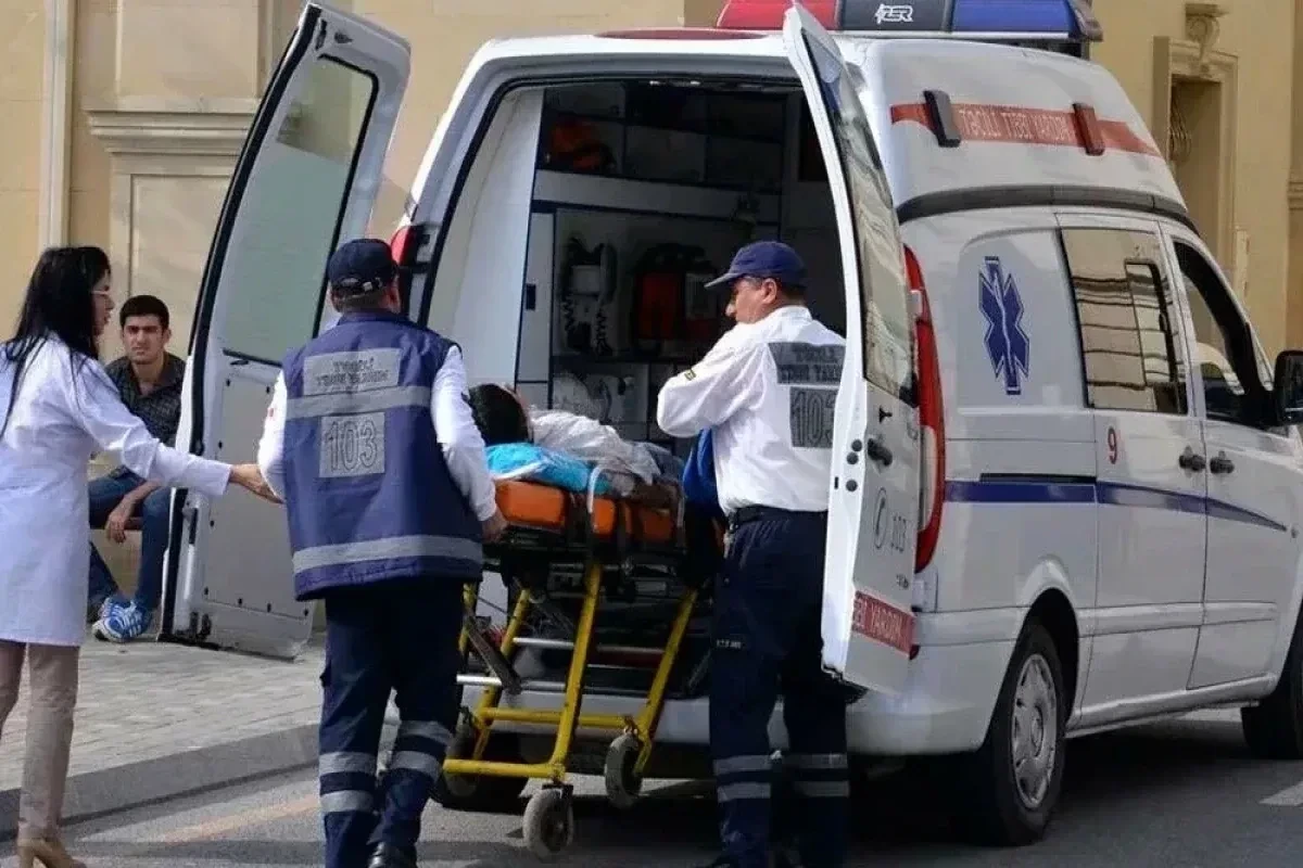 В Билясуваре 10 человек отравились пищей